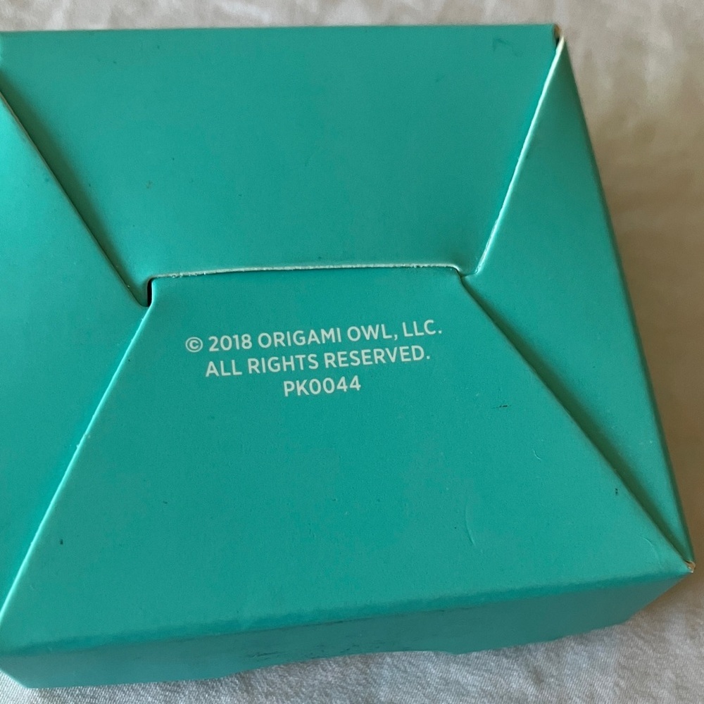 Origami Owl: Silver Tone Rainbow Crystal Ring Pendant - Picture 6 of 11